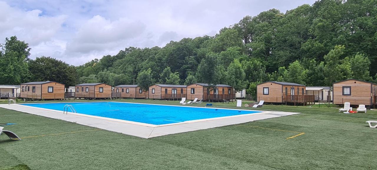 Camping Le Pre Cathare Lavelanet Exterior photo