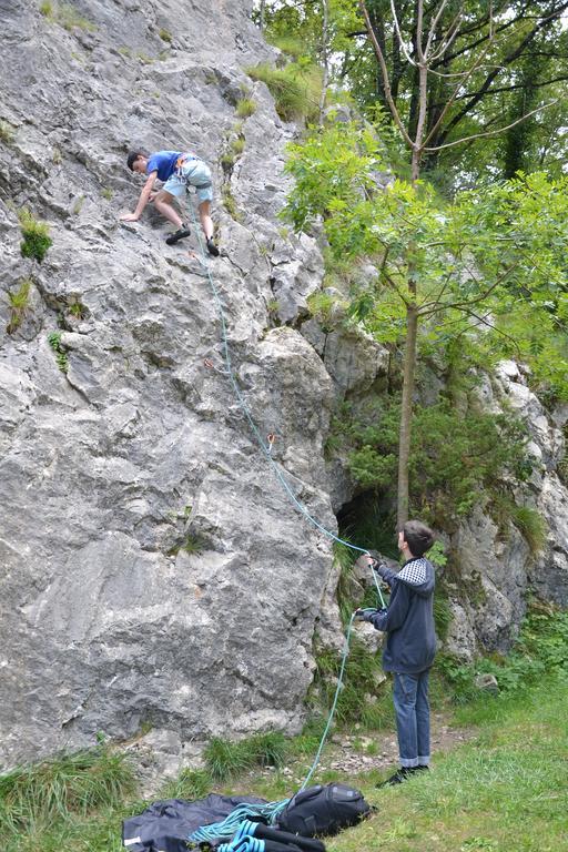 Camping Le Pre Cathare Lavelanet Exterior photo