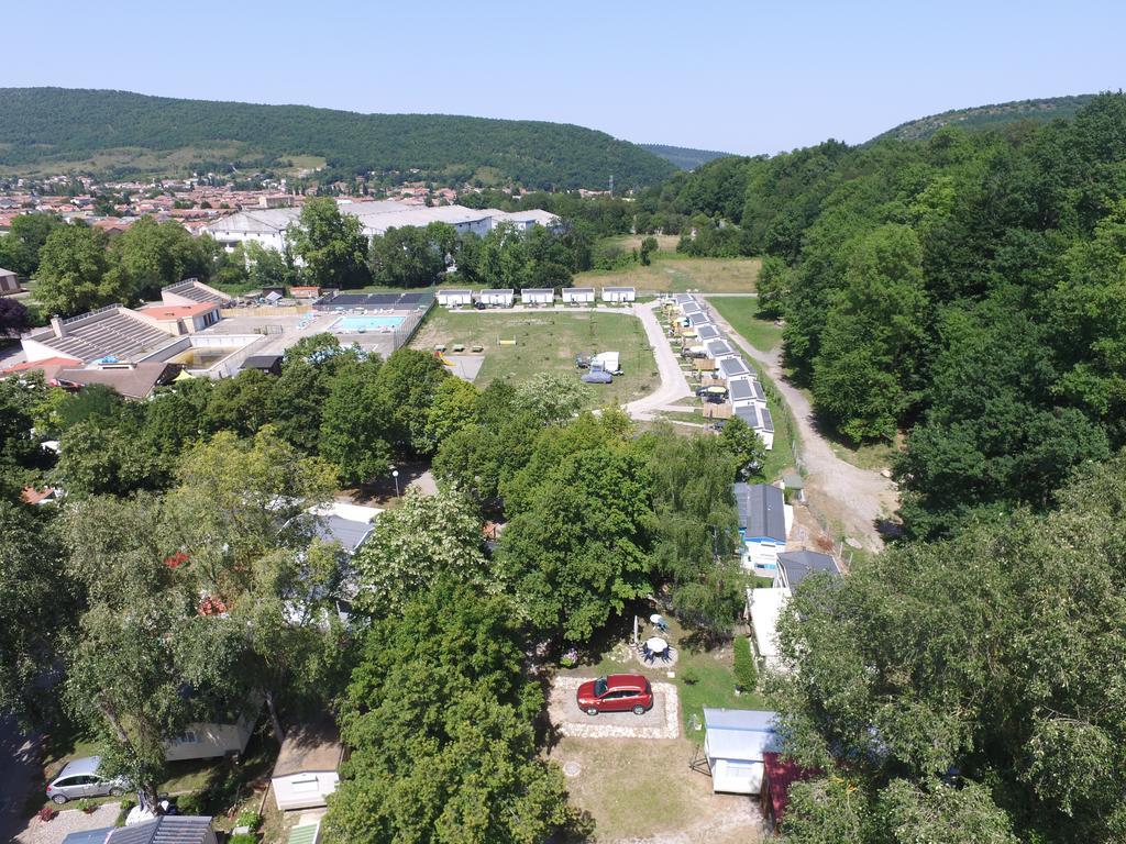 Camping Le Pre Cathare Lavelanet Exterior photo